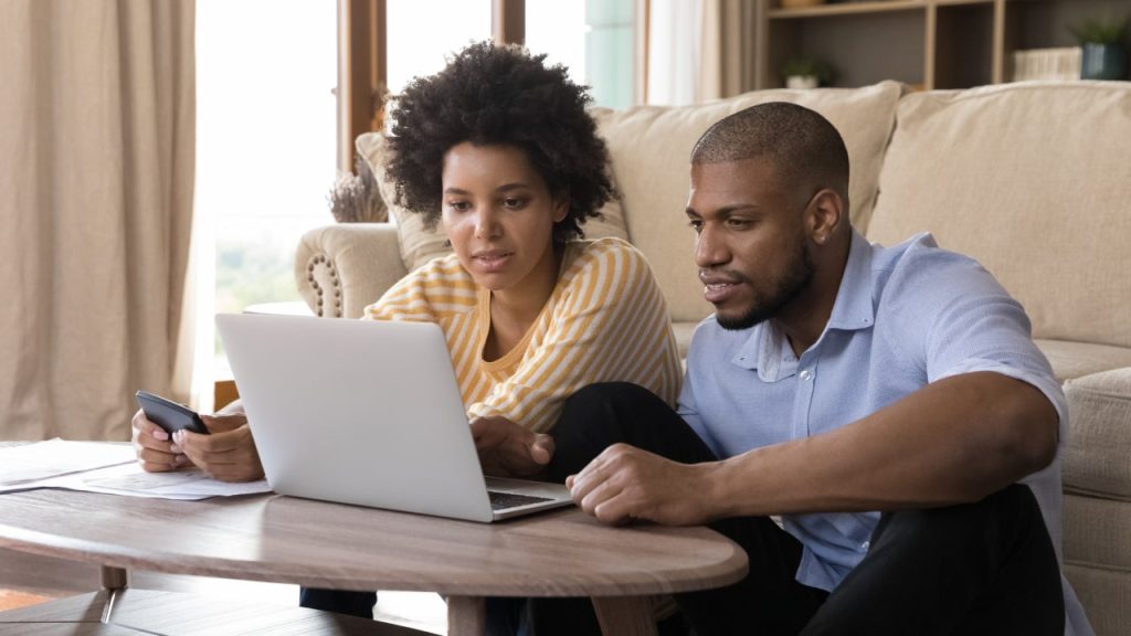 Should Couples Have A Joint Bank Account?